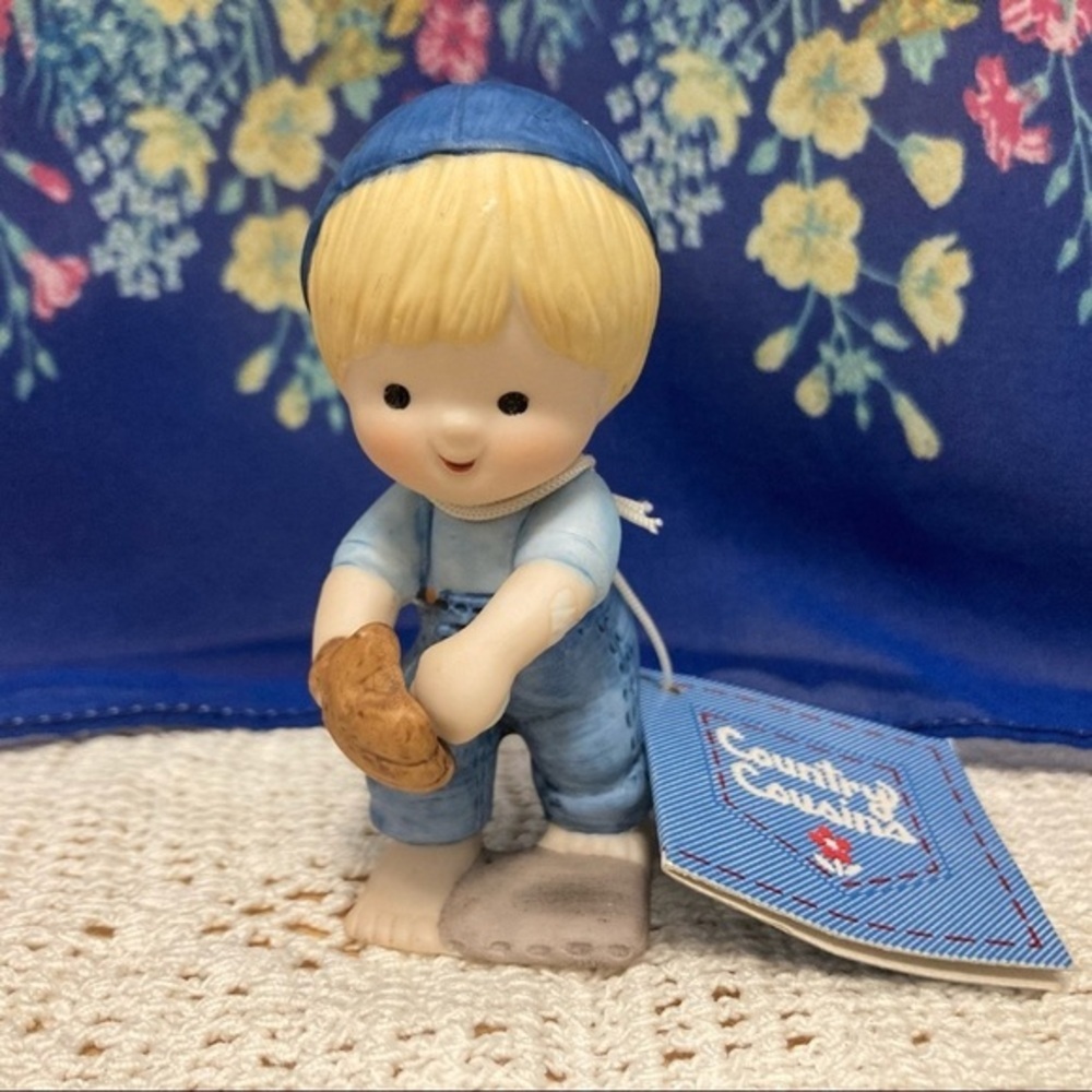 🌸 (2/$20) Enesco Country Cousins Scooter Baseball Figurine